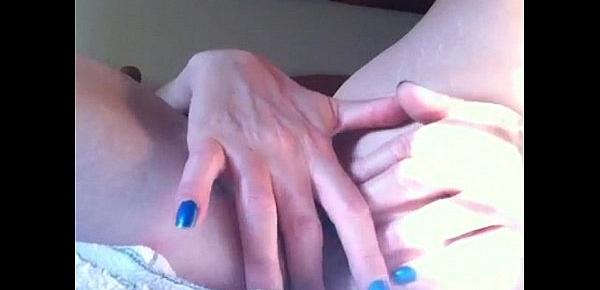  Early morning fingering of my arse and pussy thinking of you makes me squirt